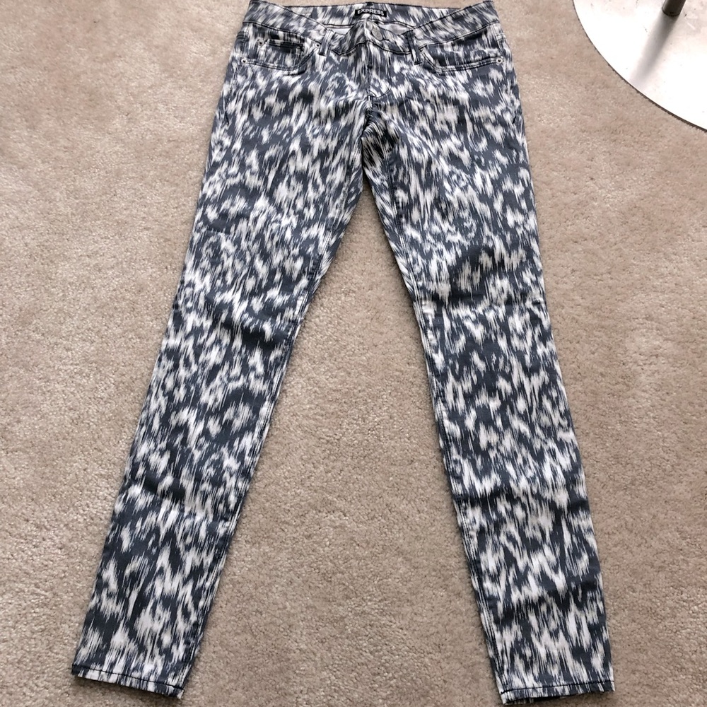 Size 4 Express abstract print skinny jean. Worn once or twice.